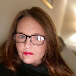 Meet your Posher, Alicia